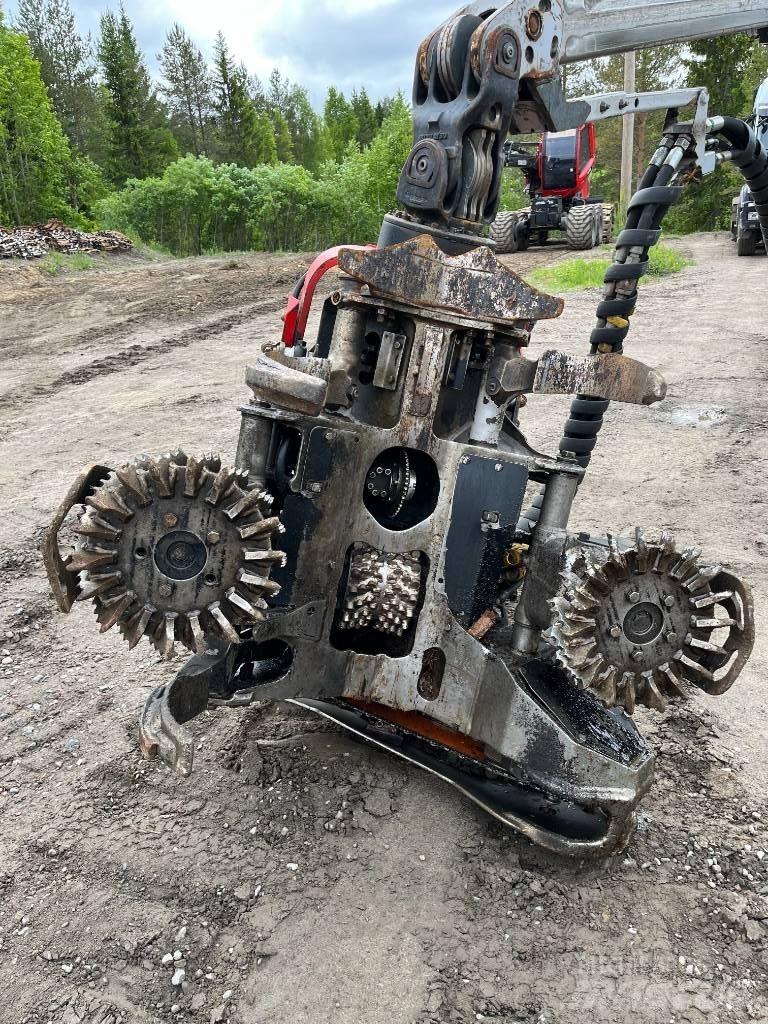 Komatsu 901 Abbattitrici, Disboscatrici