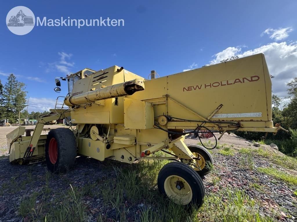 New Holland 1530 Mietitrebbiatrici