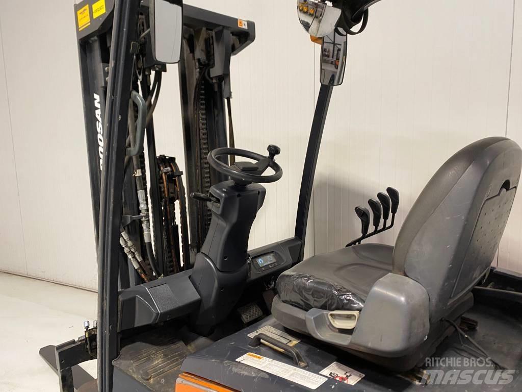 Doosan B35X-7 Carrelli elevatori elettrici