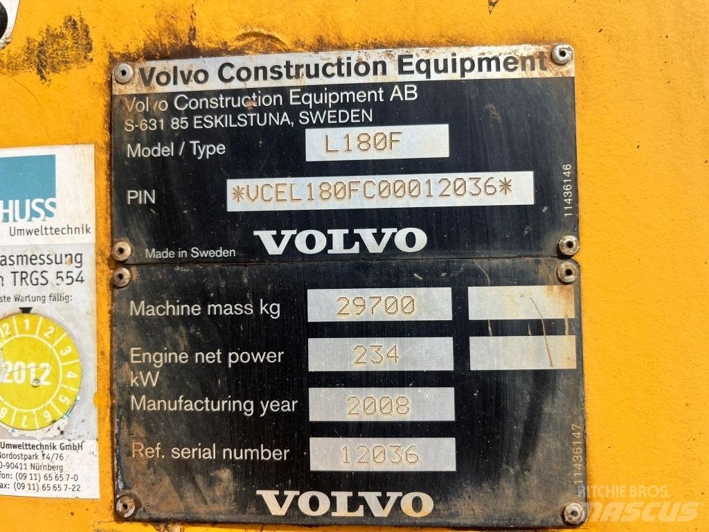 Volvo L 180 F Pale gommate