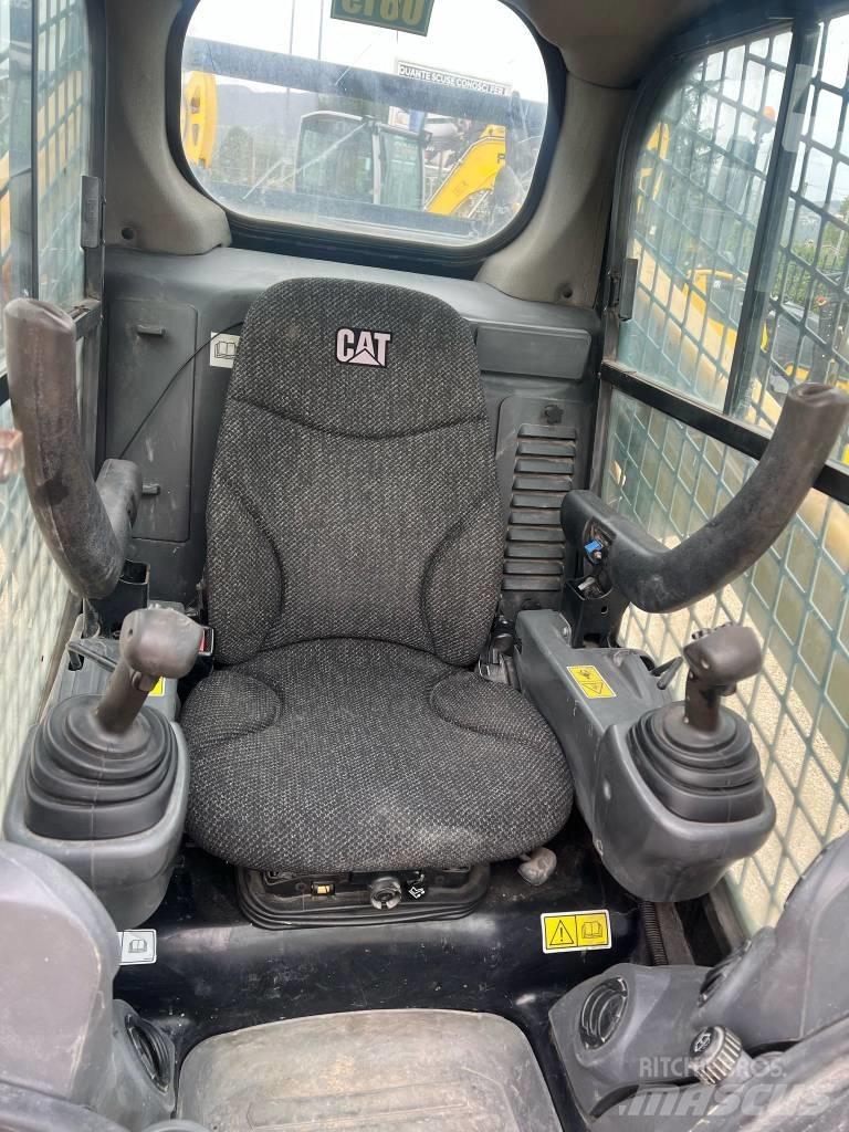 CAT 262 D Mini Pale Gommate