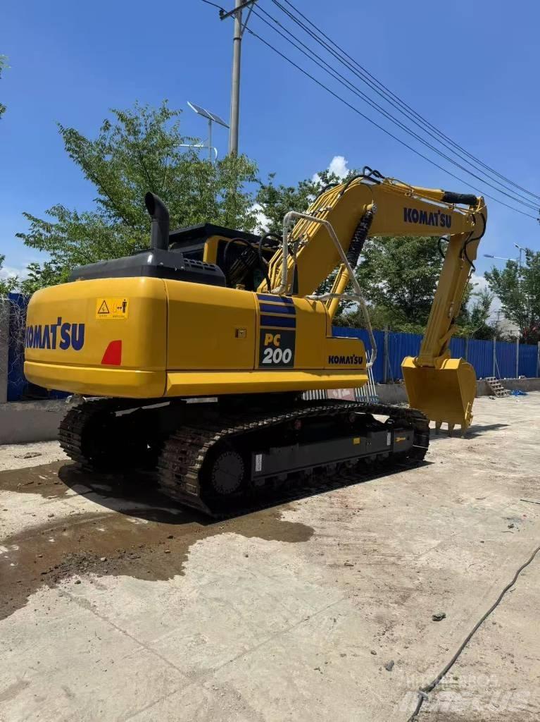 Komatsu PC 200 8N Escavatori cingolati