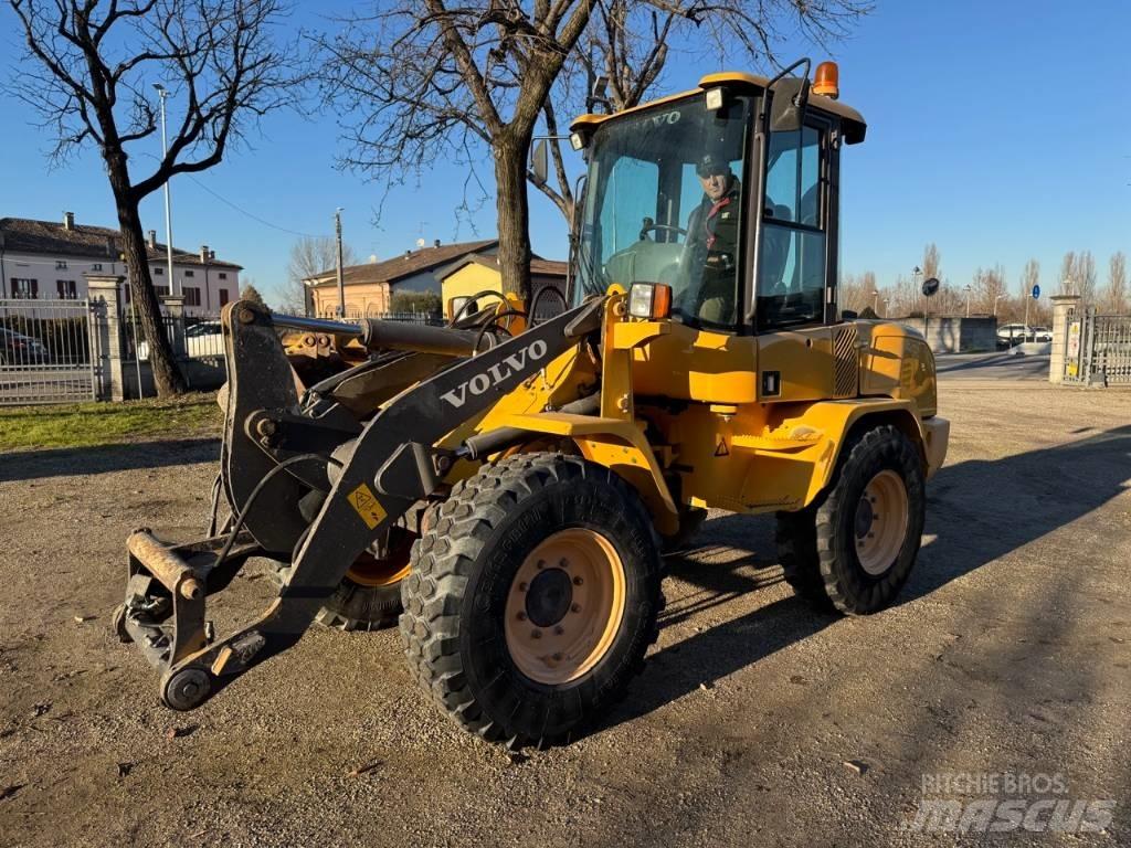 Volvo L 30 G Pale gommate