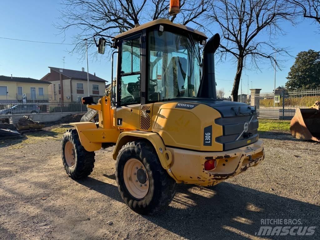 Volvo L 30 G Pale gommate