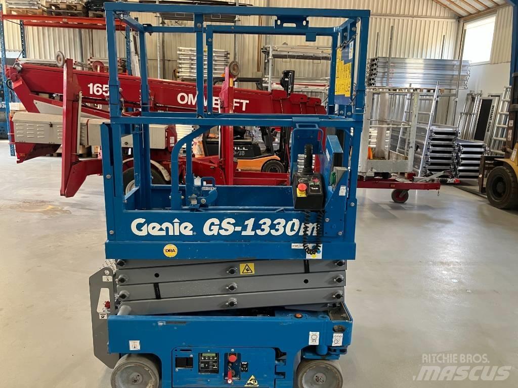 Genie GS 1330 Piattaforme a pantografo