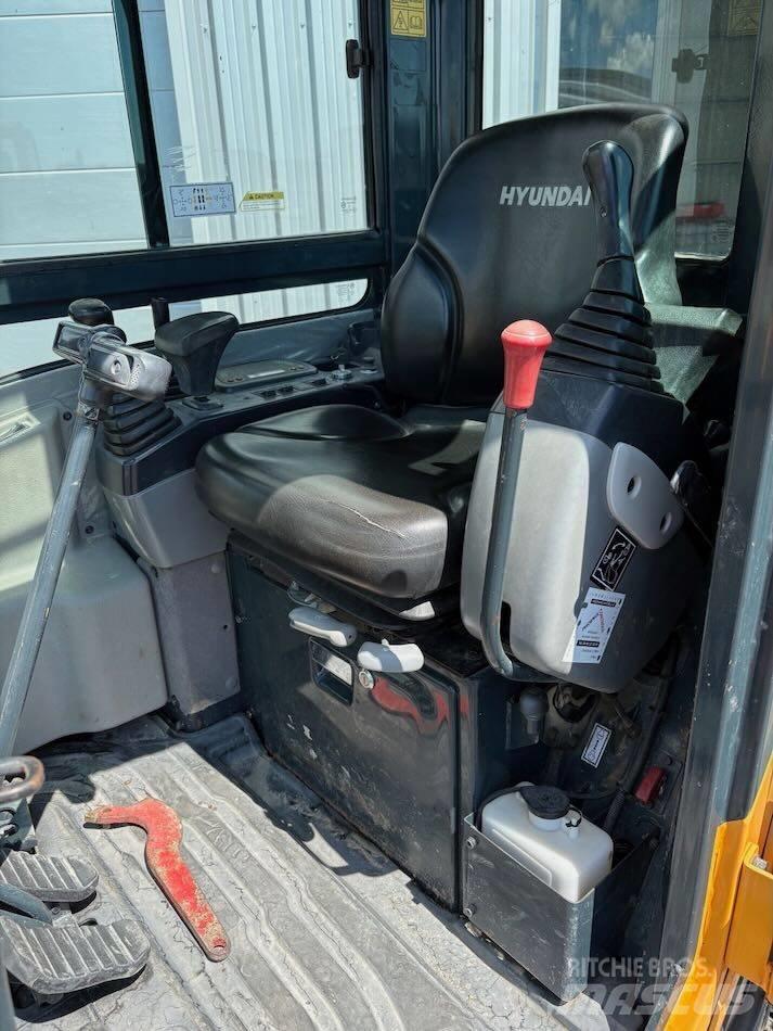 Hyundai R25Z-9 AK Miniescavatori