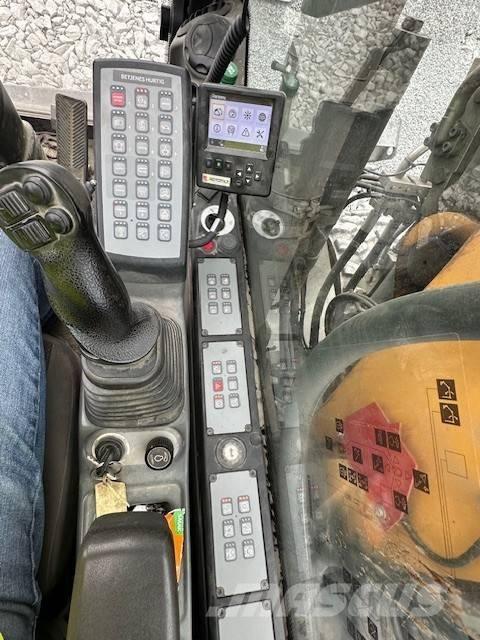 Liebherr A 916 Escavatori gommati