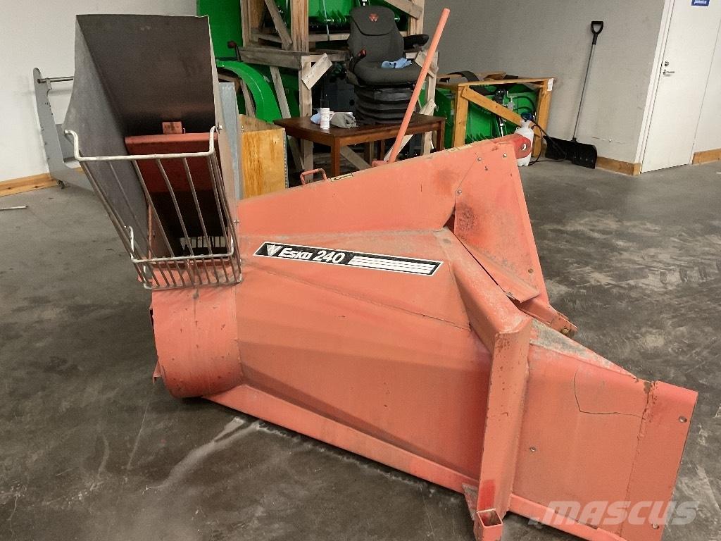 Esko 240 Spazzaneve