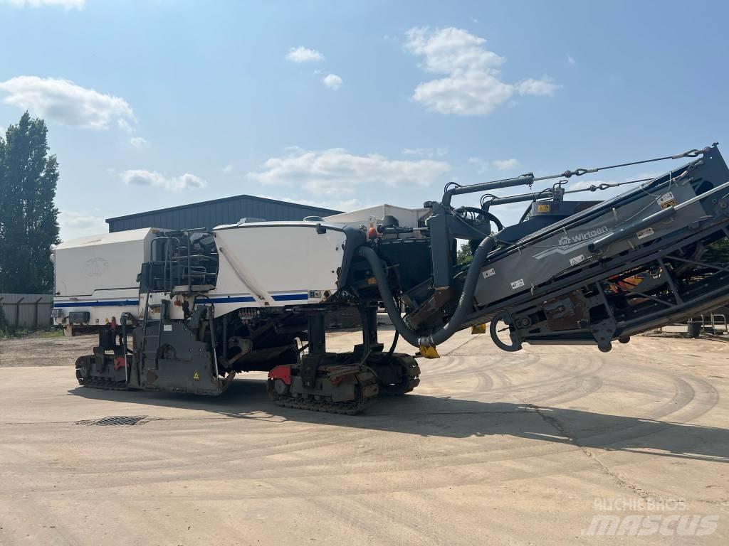 Wirtgen W 220 Fresa a freddo per asfalto