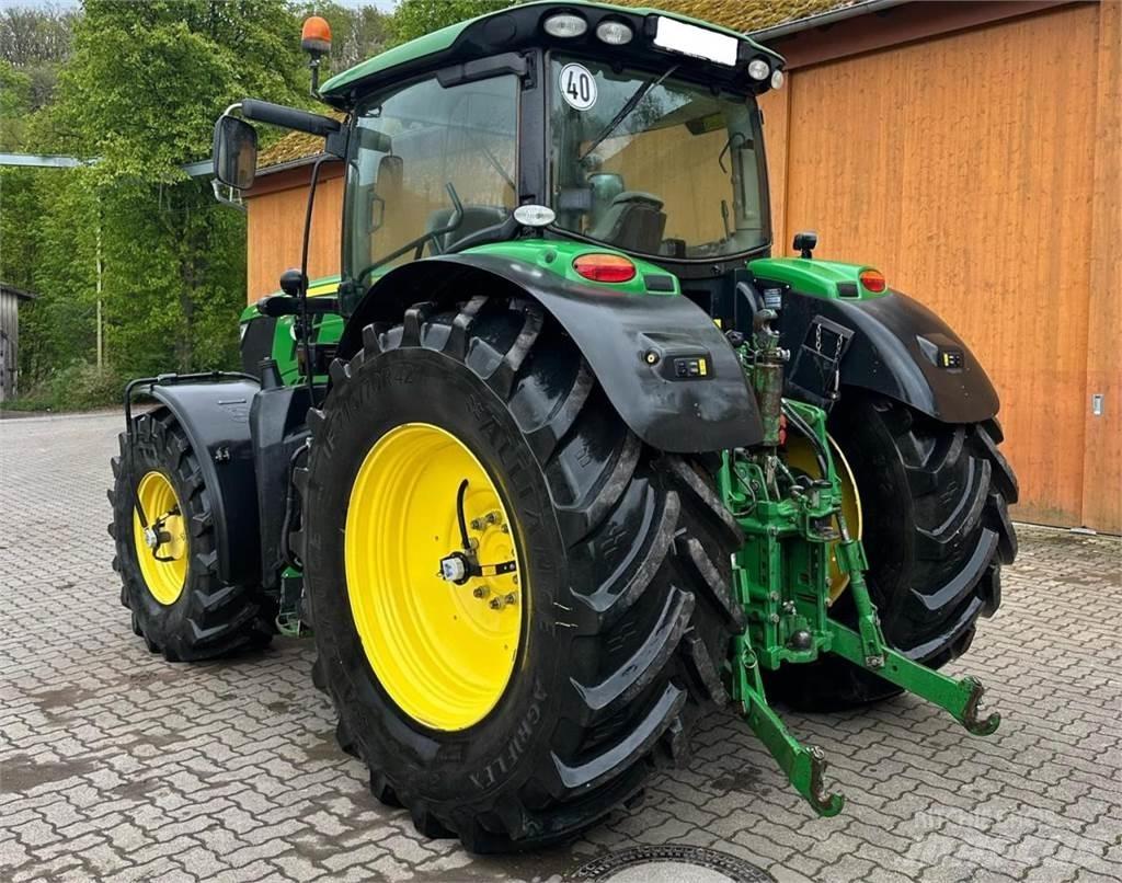 John Deere 6210R Trattori