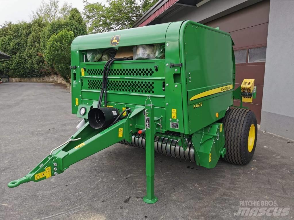 John Deere F440E Rotopresse