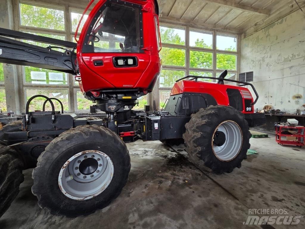 Komatsu 911 Abbattitrici, Disboscatrici