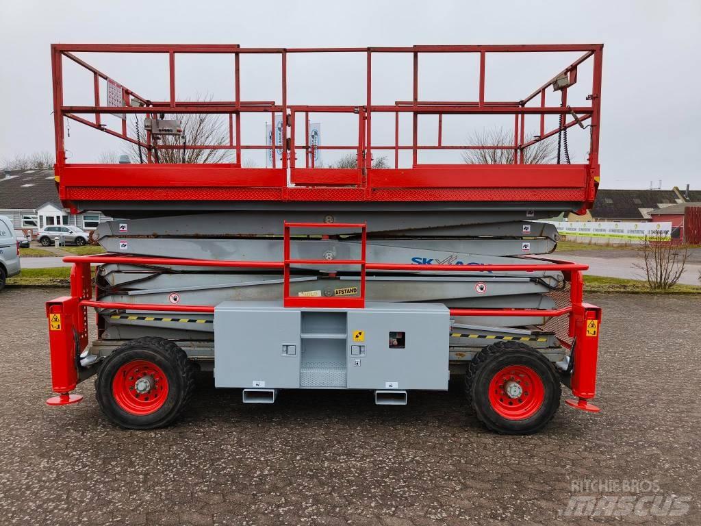 SkyJack SJ 9250 RT Piattaforme a pantografo