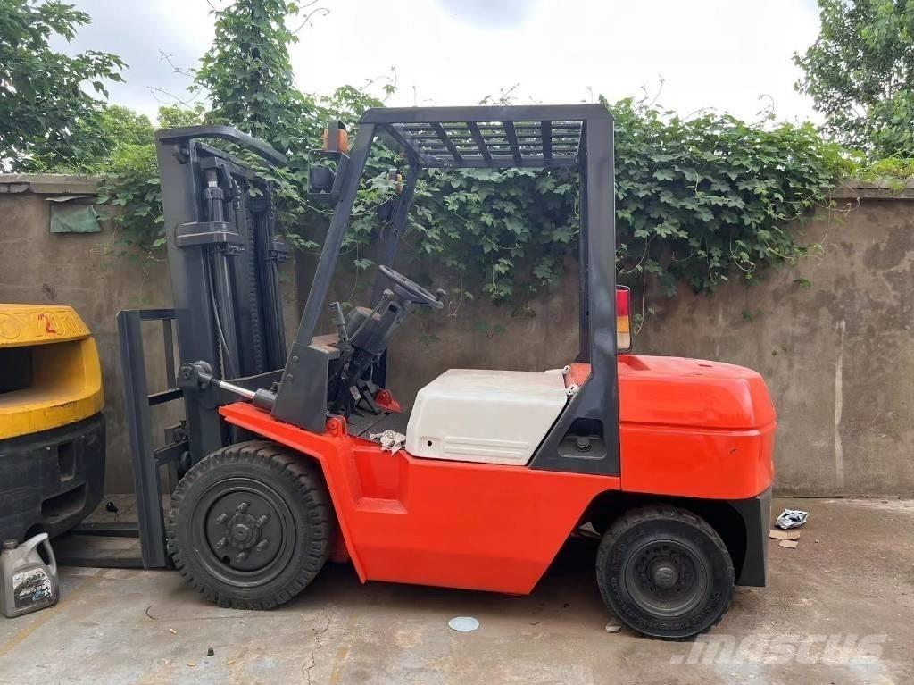 Heli 3 Ton Carrelli elevatori diesel