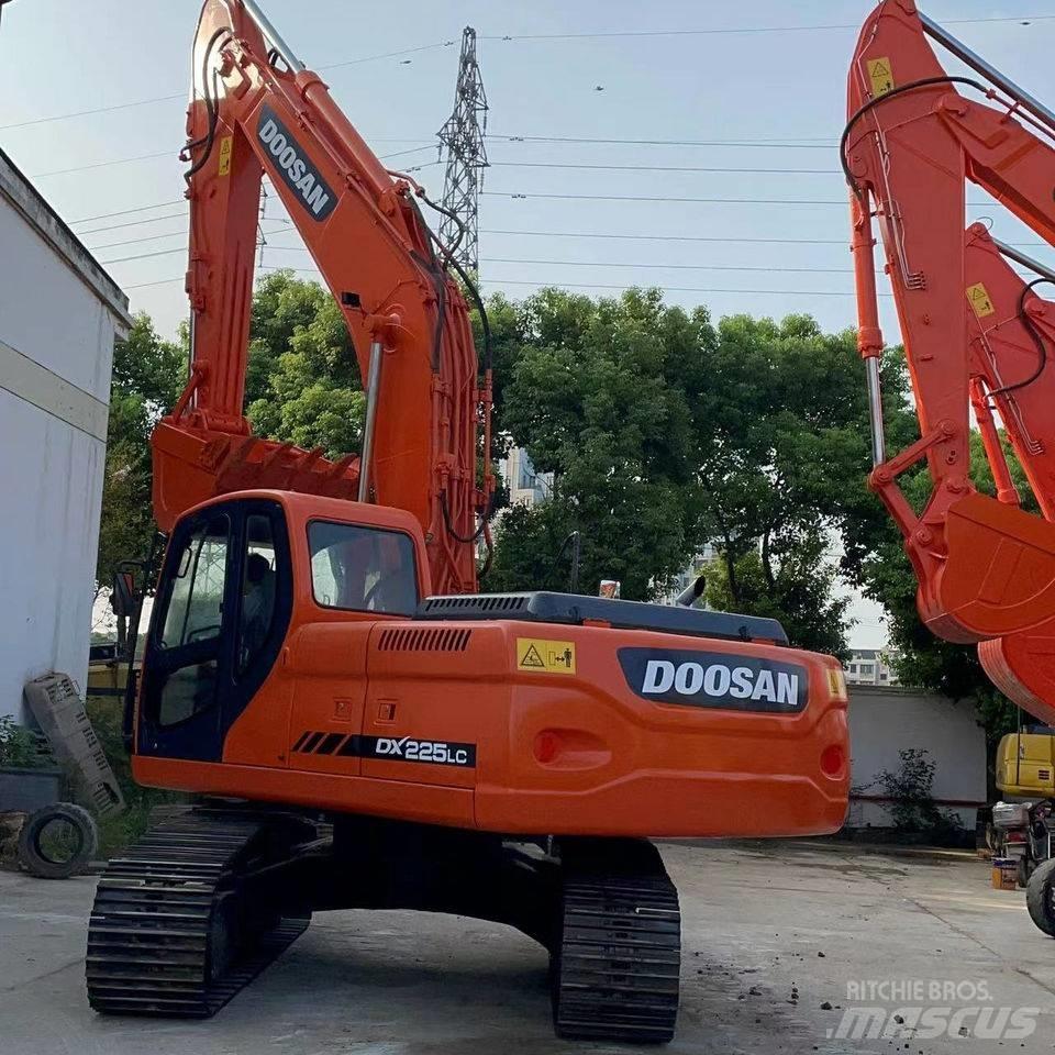 Doosan dx225 Escavatori cingolati