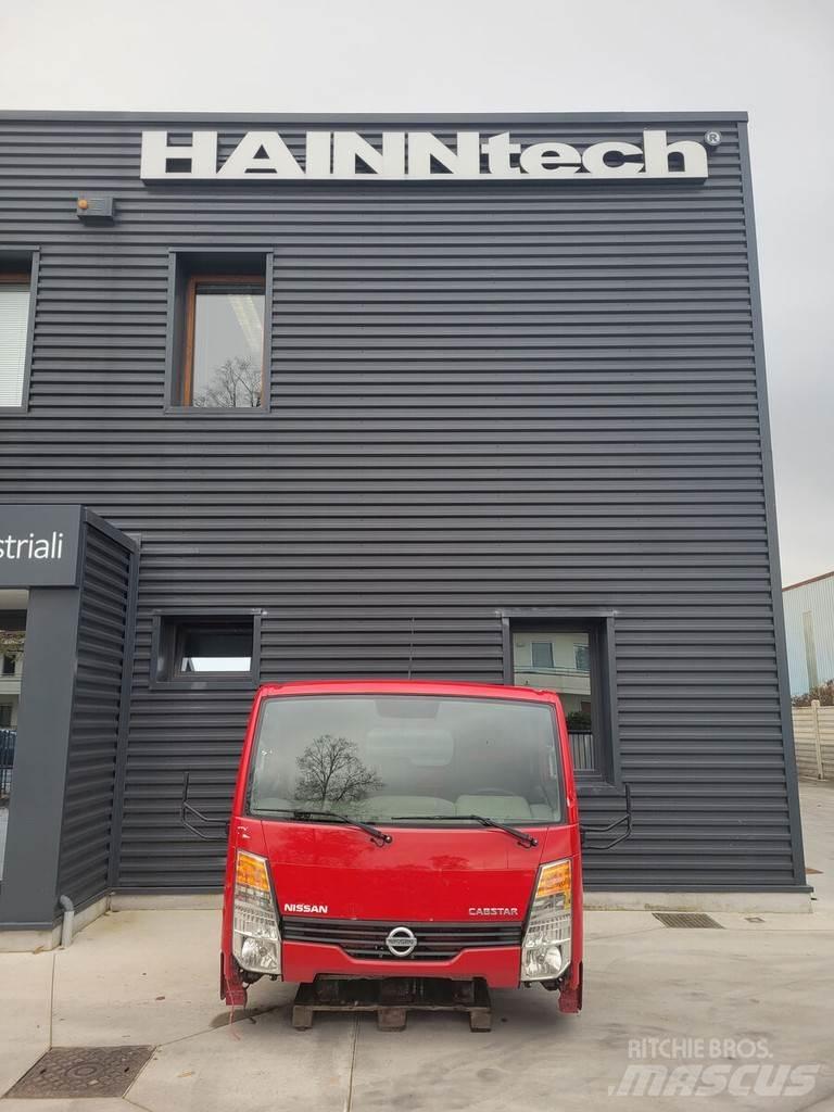 Nissan Cabstar Cabine e interni
