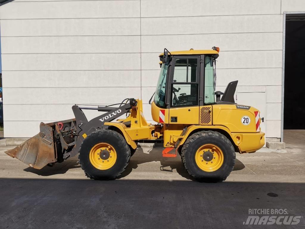 Volvo Radlader L30G Pale gommate