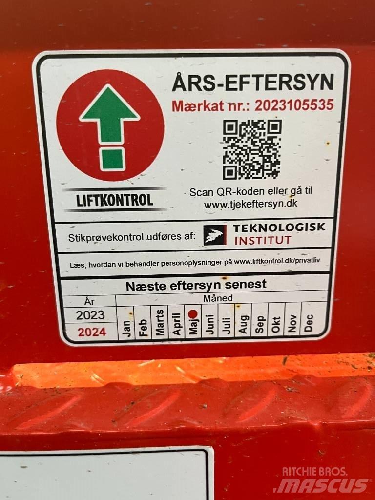 SkyJack SJ 6832 RTE Piattaforme a pantografo