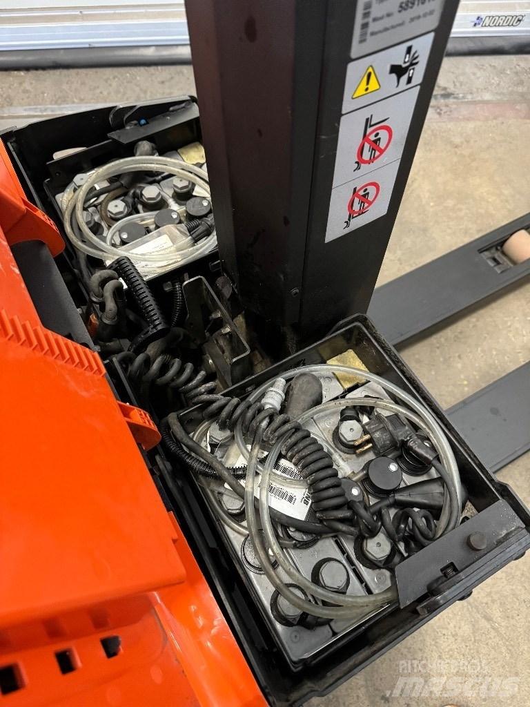 Toyota SWE080L Transpallet uomo a terra