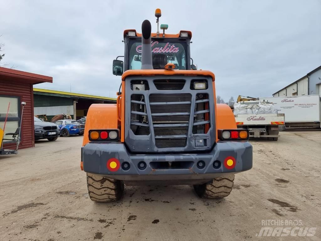 Doosan DL 200-3 Pale gommate