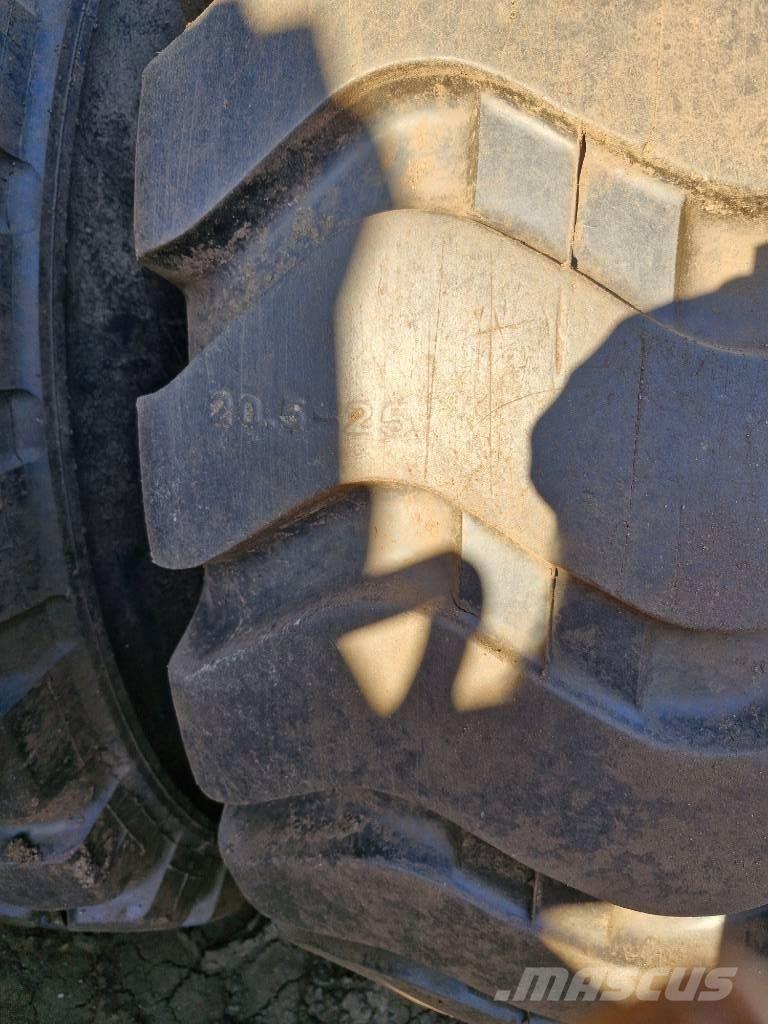 Volvo L 90 G Pale gommate