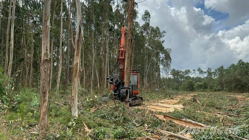 Daewoo 220 Escavatori forestali