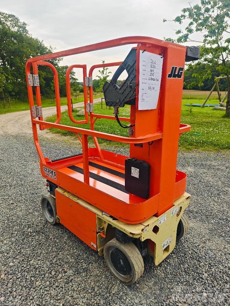 JLG 1230 ES Sollevatori verticali