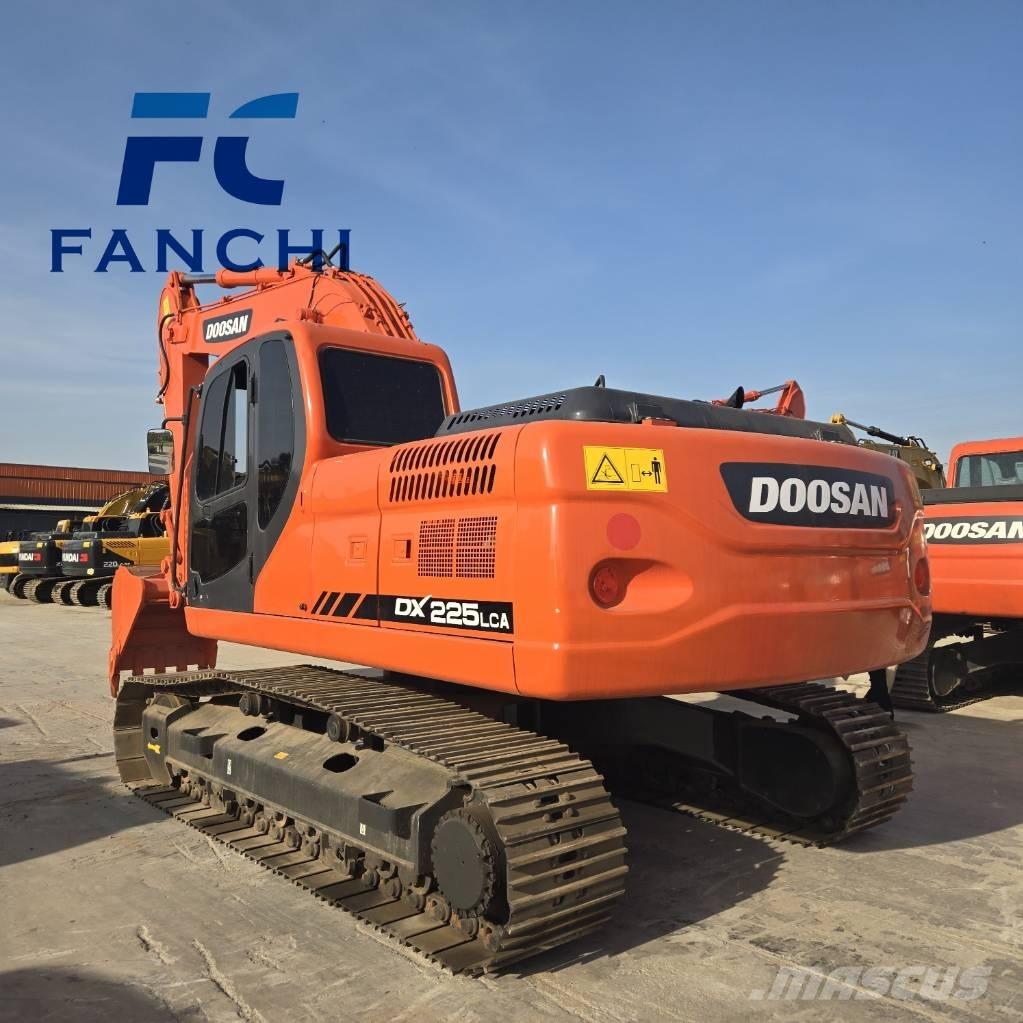 Doosan DX 225 LC Escavatori cingolati