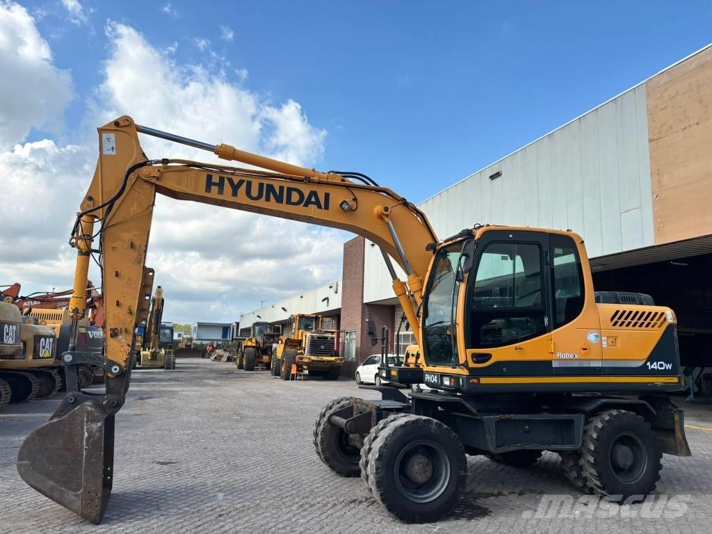Hyundai 140W-9 Escavatori gommati