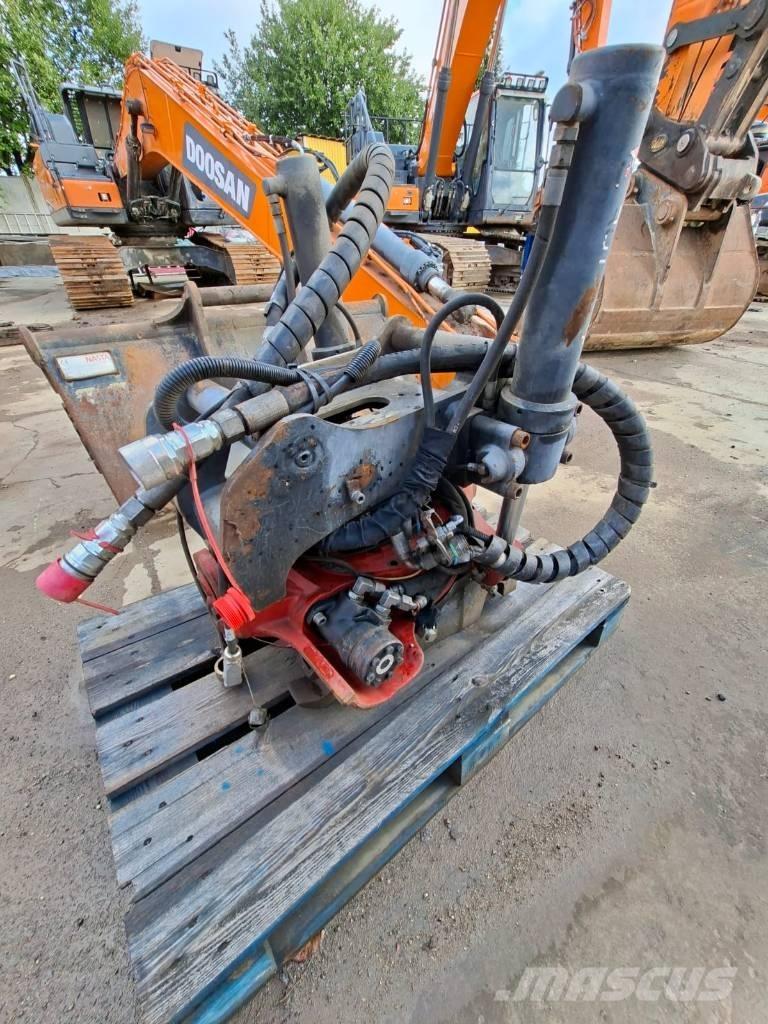 Doosan DX140W-5 Escavatori gommati