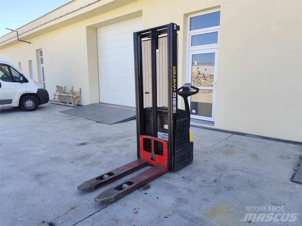 Hyster S1.0E Transpallet uomo a terra