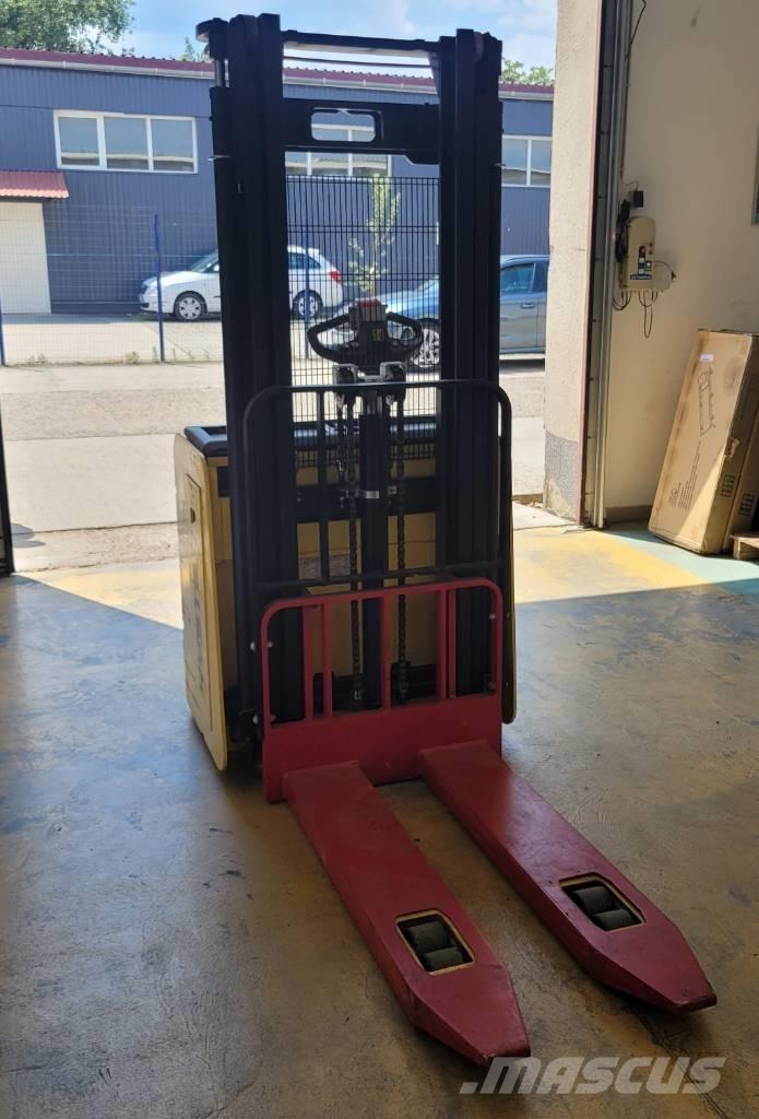 Hyster S1.4iL Transpallet uomo a terra