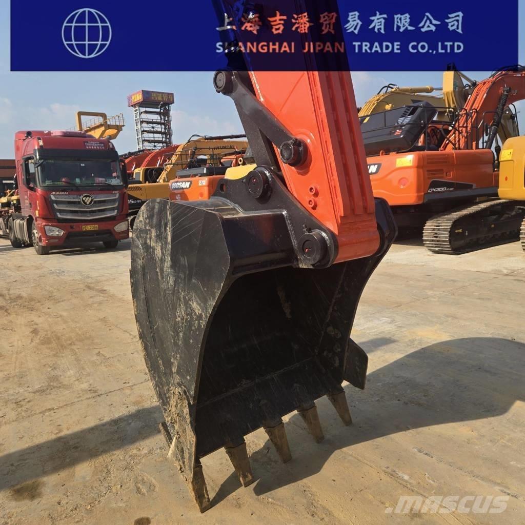 Doosan DX 300 Escavatori cingolati