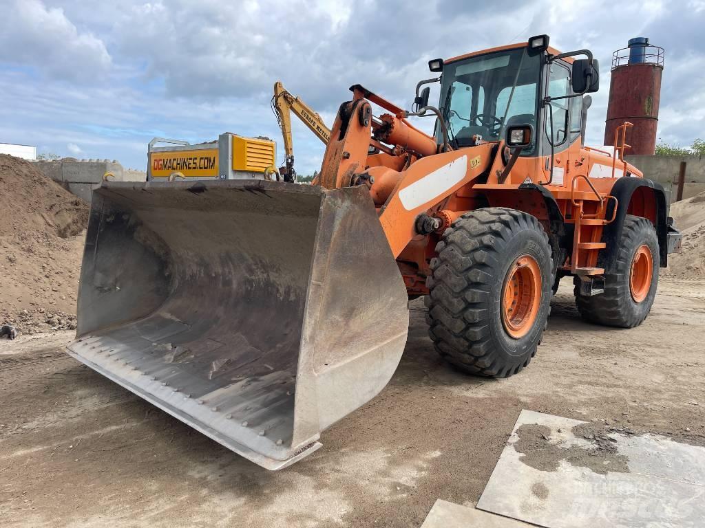 Doosan DL 350 Pale gommate