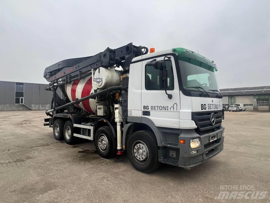 Mercedes-Benz 3244 Autopompe per calcestruzzo