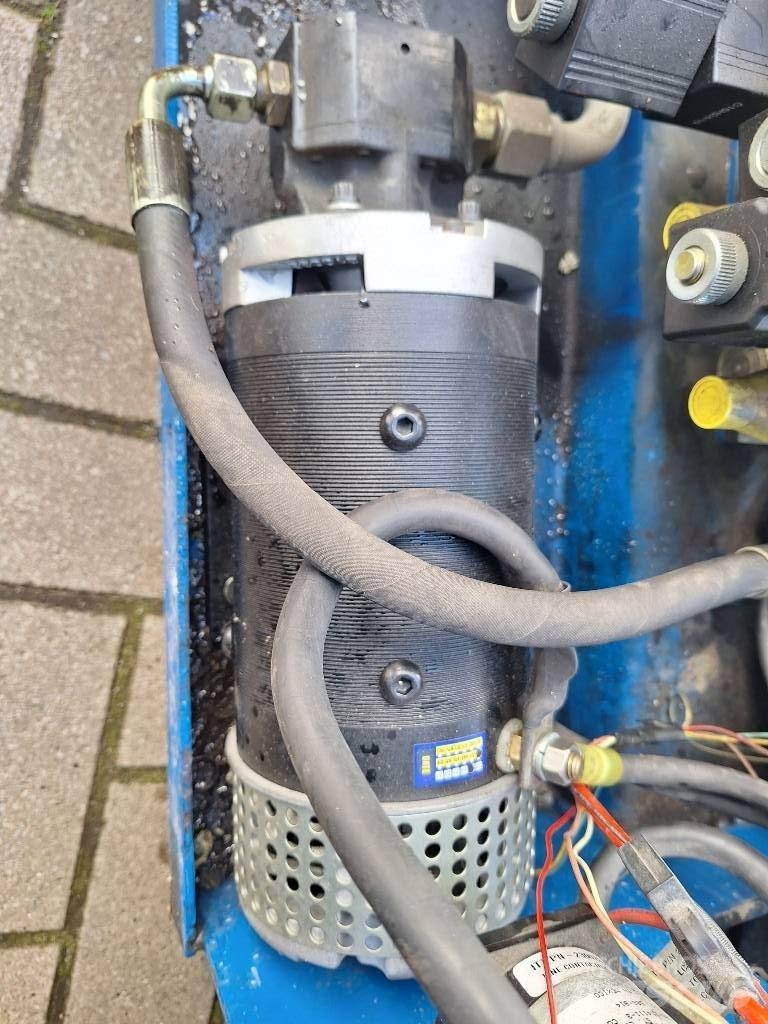 UpRight X32N Piattaforme a pantografo