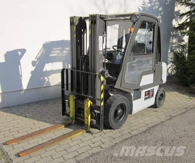 Nissan DX25LPG Carrelli elevatori GPL