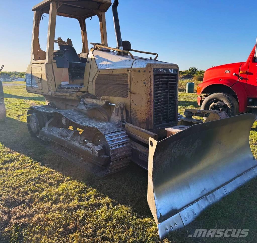 CAT D 3 G Dozer cingolati