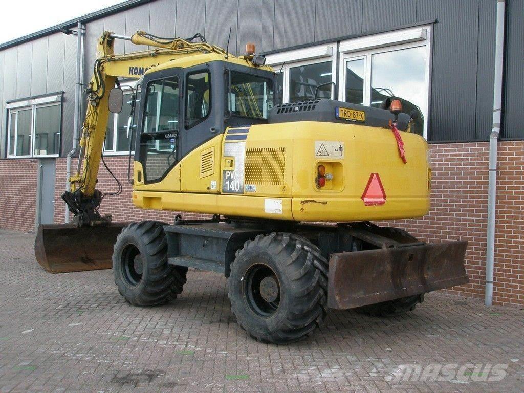 Komatsu PW140-7 Escavatori gommati
