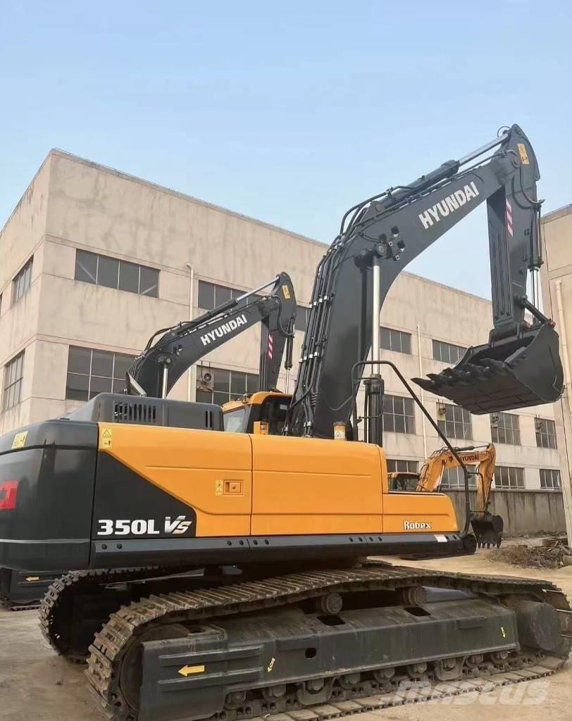 Hyundai 350 L VS Escavatori cingolati