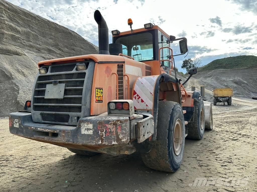 Doosan DL 300 Pale gommate