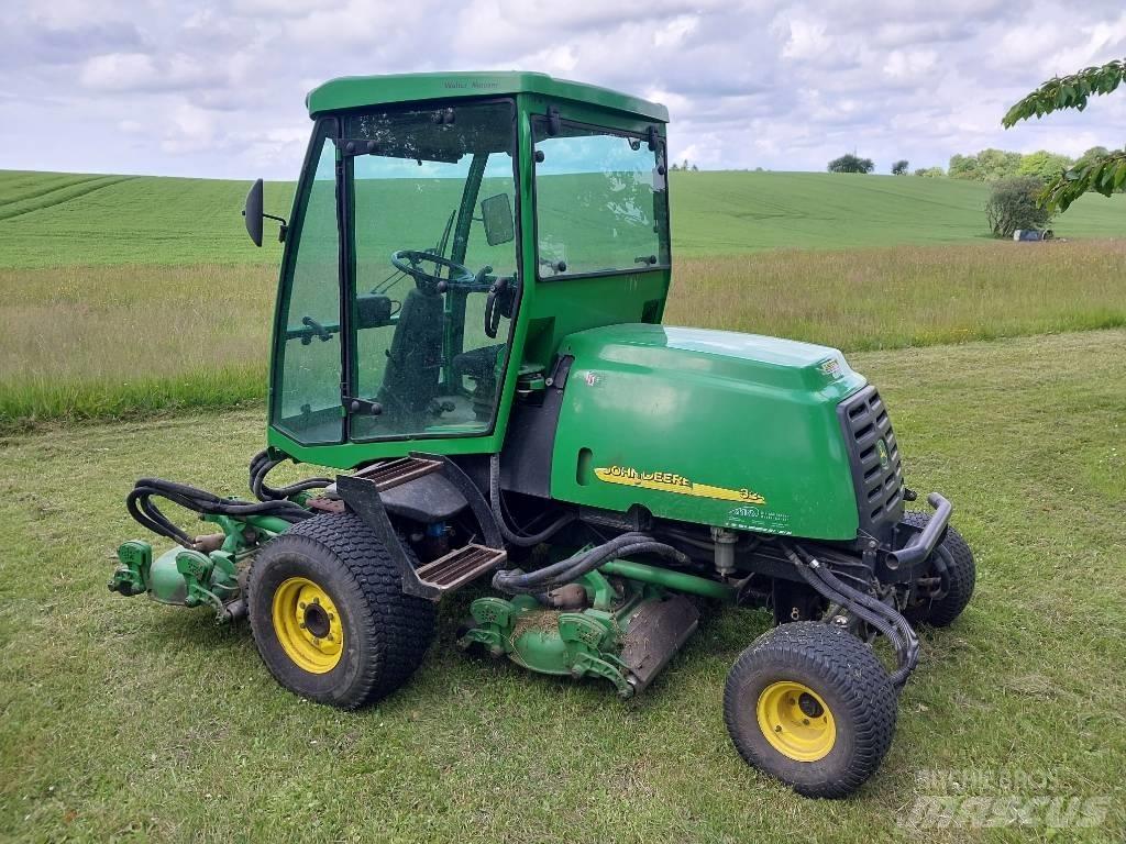 John Deere 3245 C Tosaerba per il fairway
