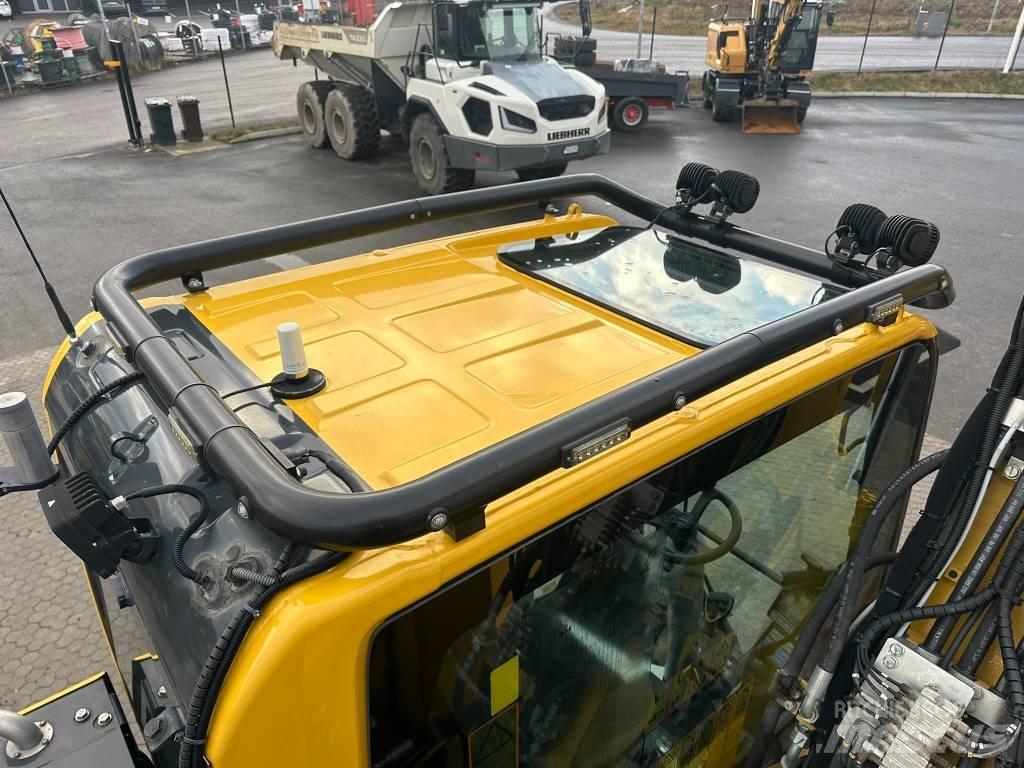 Komatsu PW 148-11 Escavatori gommati