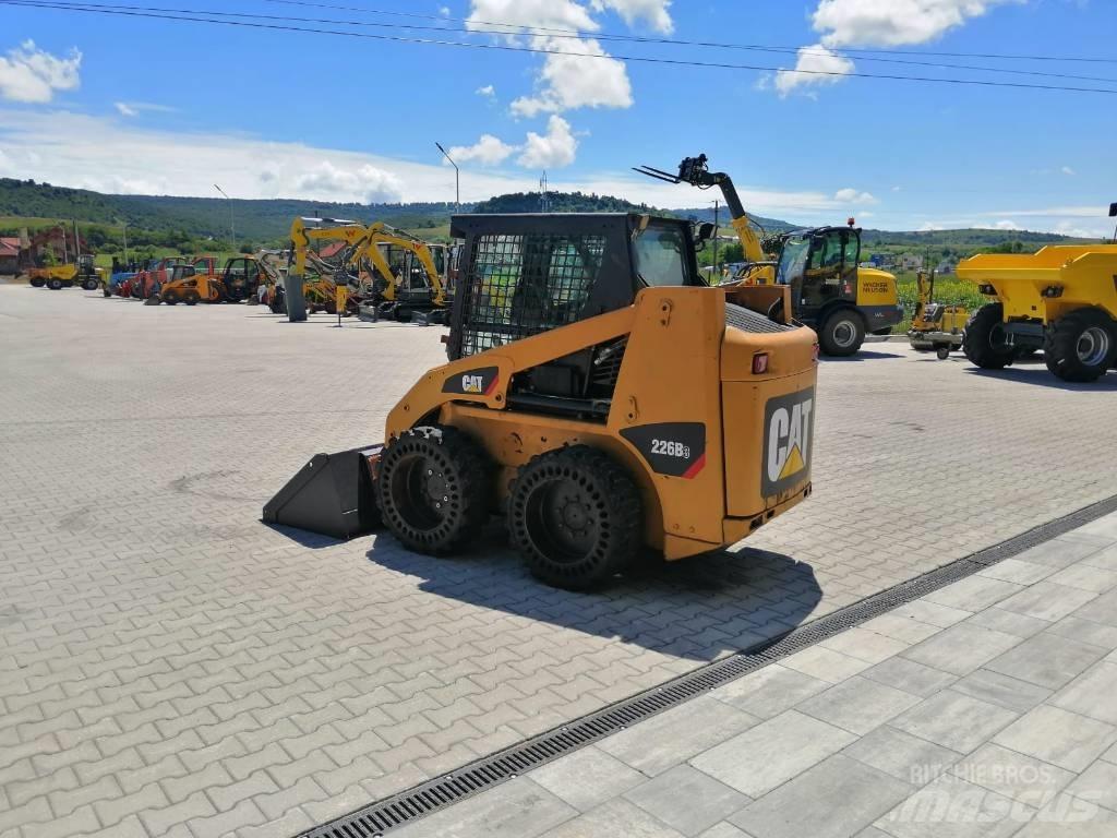 CAT 226 B 3 Mini Pale Gommate