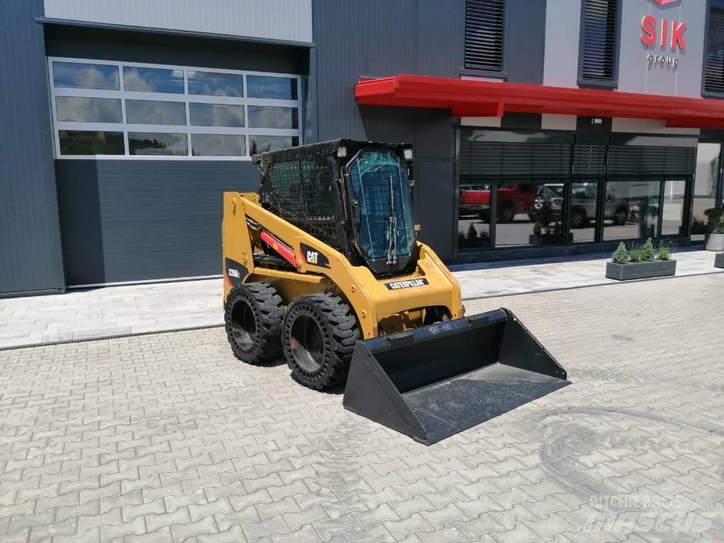 CAT 226 B 3 Mini Pale Gommate