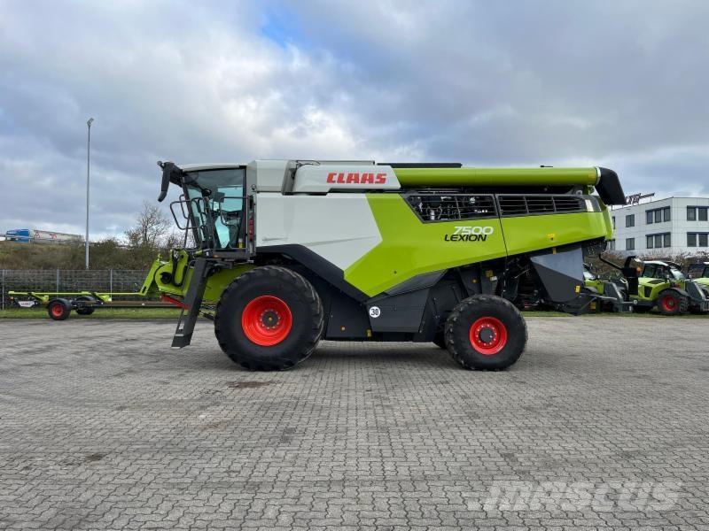 CLAAS LEXION 7500 Mietitrebbiatrici