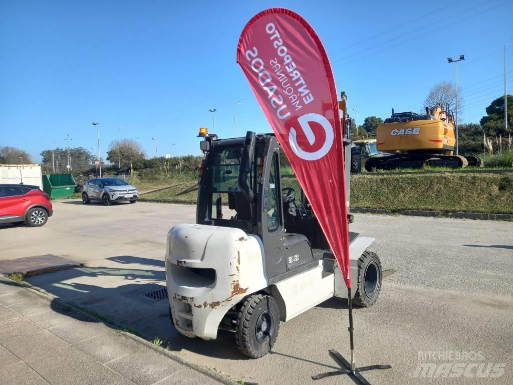 UniCarriers D32 Carrelli elevatori diesel