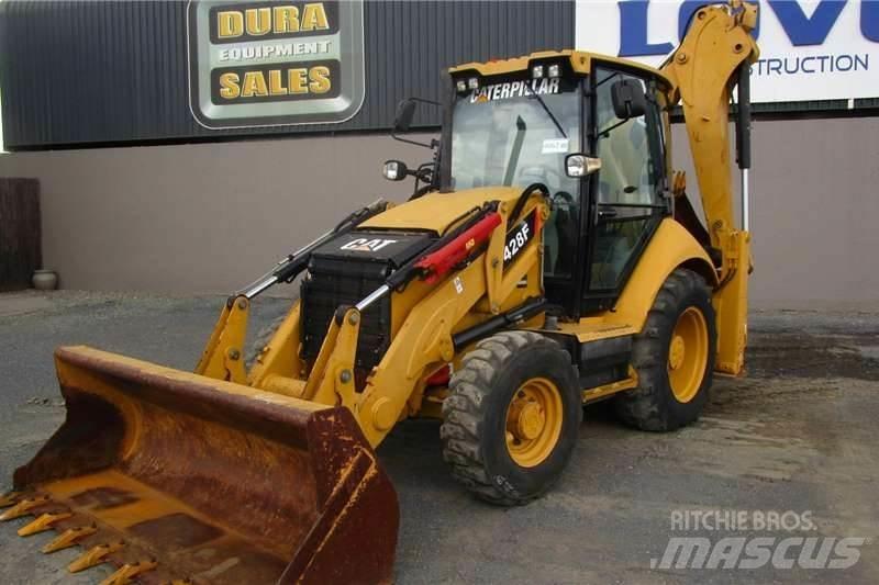 CAT 428F Terne