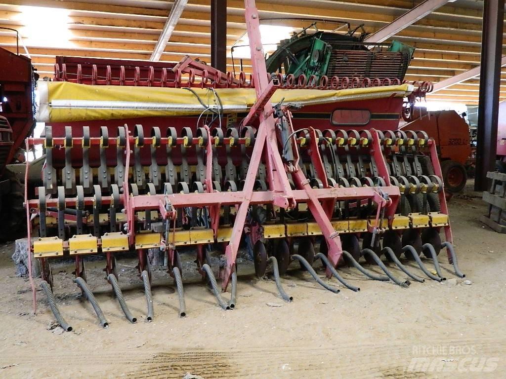 Väderstad Rapid400C Perforatrici