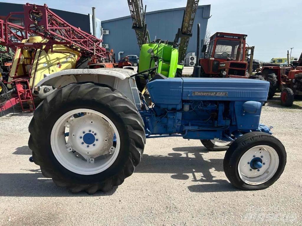 Universal 640 Trattori